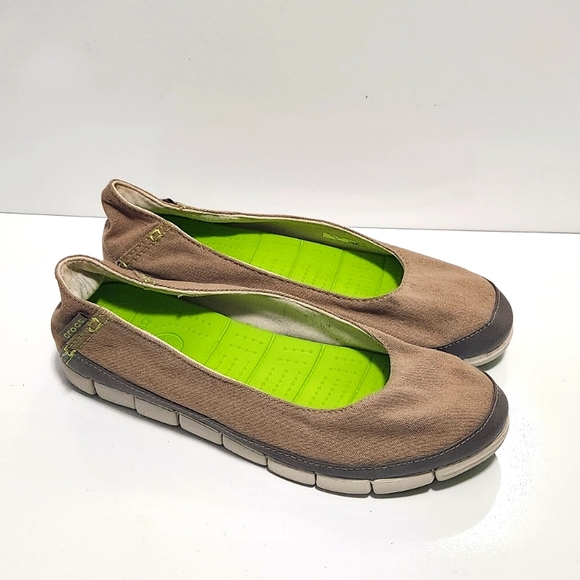 crocs stretch sole flat